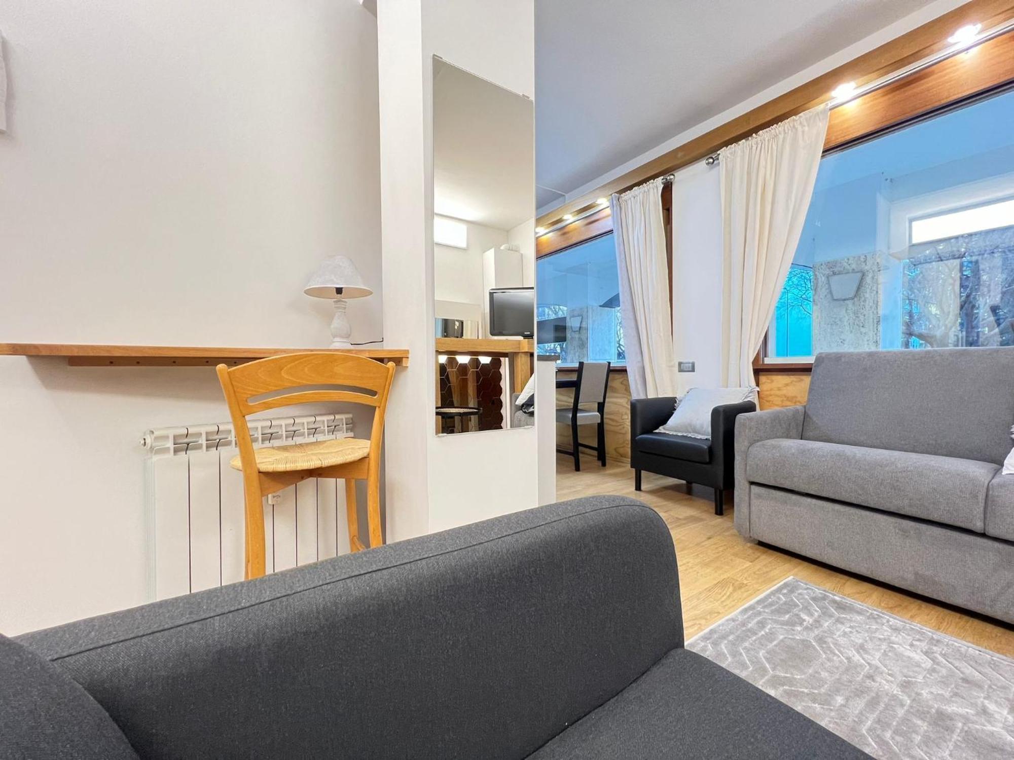"R&P Apartment", Short Term Stay, Elegant Design, Bisceglie Metro Station, Easy For San Siro And Fiera Milano, Free Parking Εξωτερικό φωτογραφία