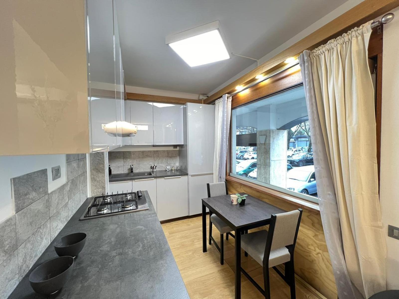 "R&P Apartment", Short Term Stay, Elegant Design, Bisceglie Metro Station, Easy For San Siro And Fiera Milano, Free Parking Εξωτερικό φωτογραφία